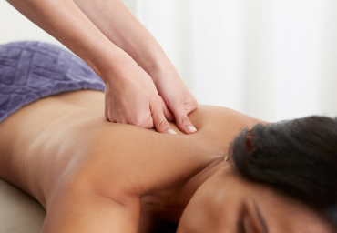 deep tissue massage in lotus spa kaloor